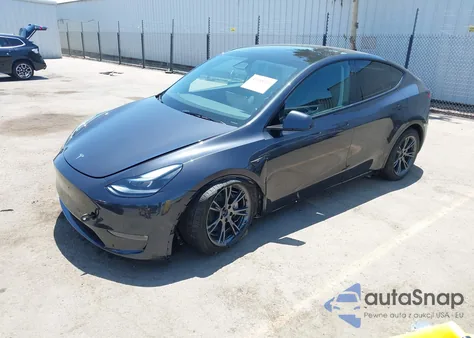 2024 Tesla Model Y Long Range Dual Motor All-Wheel Drive from USA, damaged, VIN 7SAYGDEE3RF114196